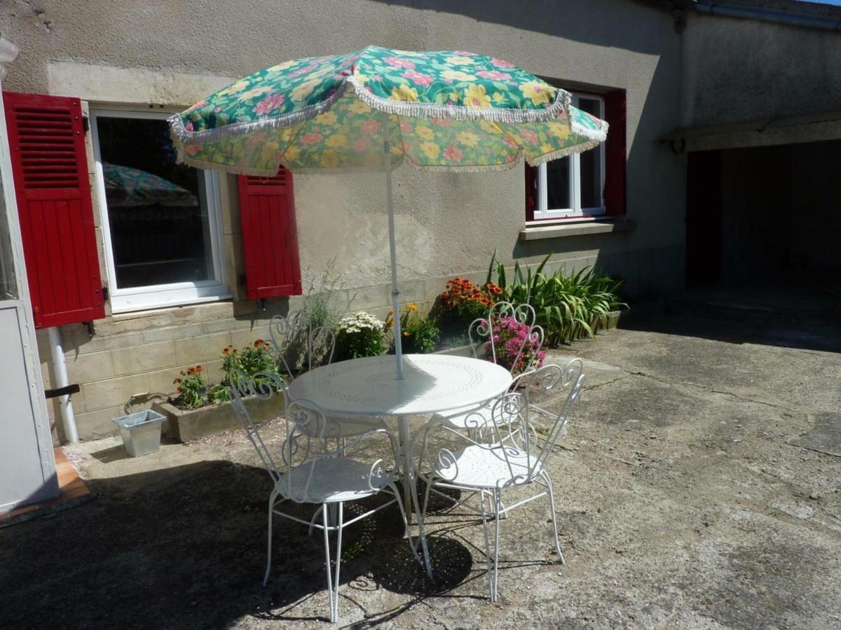 Maison Renovee Avec Cour Privee, Proche De Gannat, 3 Chambres, Animaux Acceptes, Equipements Modernes. - Fr-1-489-37 Poezat Eksteriør billede